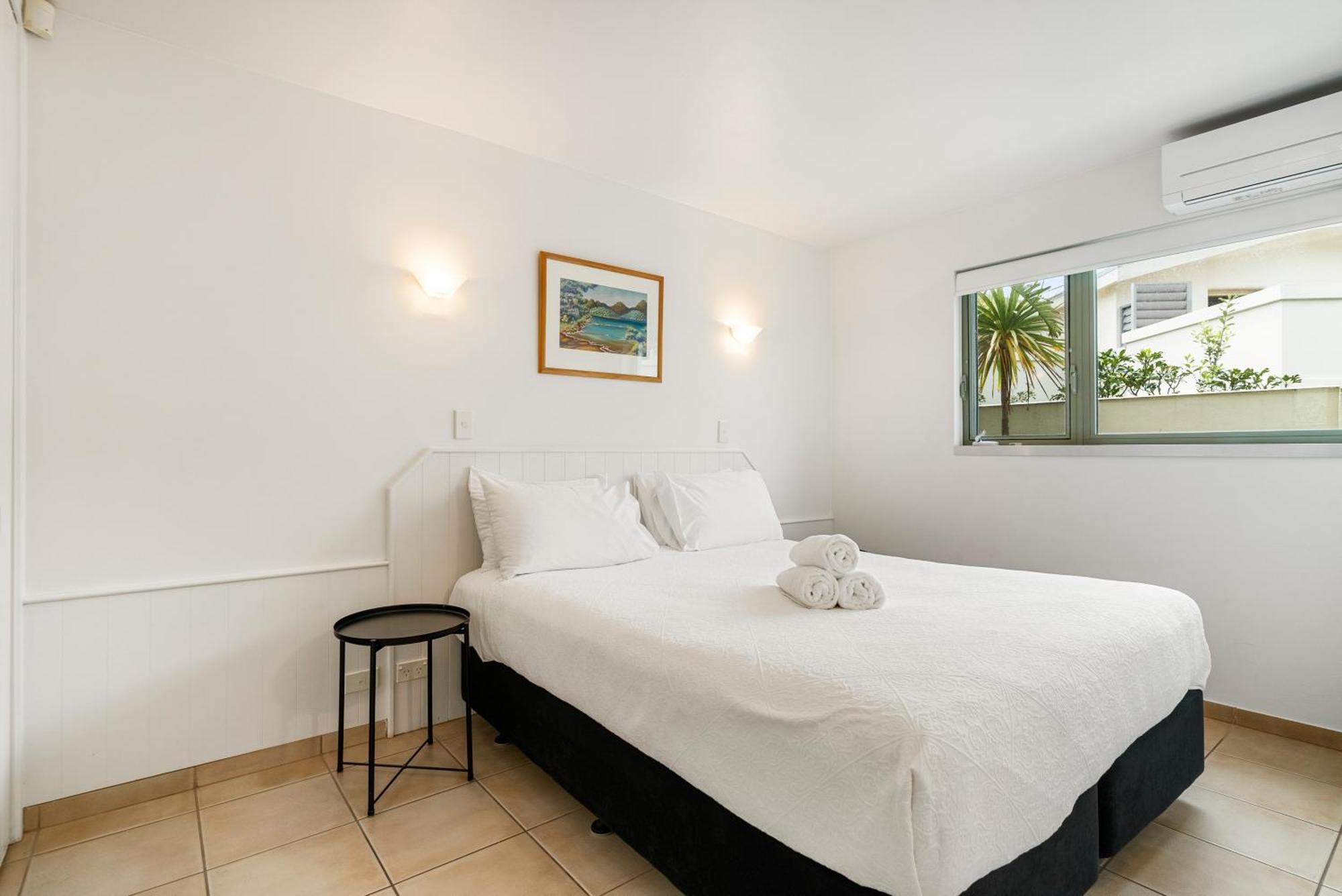 Waiheke Island - Onetangi Beachfront Apartments מראה חיצוני תמונה